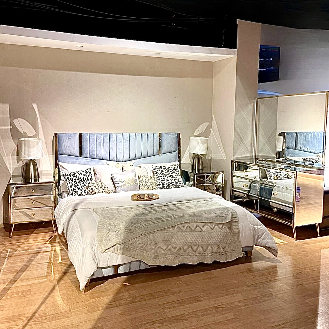 Aurora Queen Size Upholstered Bedroom Set with Mirrored Finish